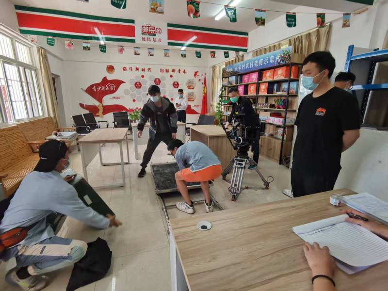 海伦市广告片拍摄公司：极简主义践行者，少即是多的视觉哲学